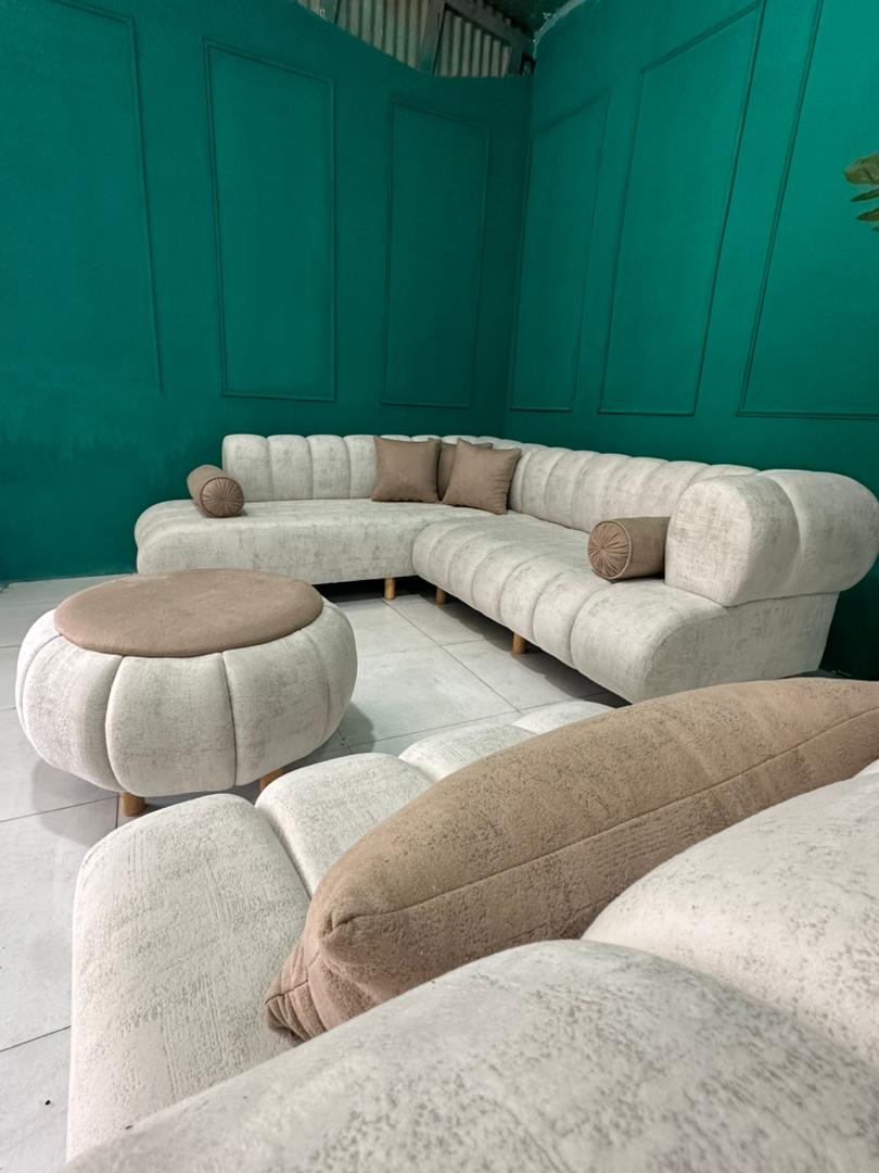   مبل راحتی ال صدف 6 نفره جنس چوب روسابعاد 260×220×85تکنفره 90×85کف اسفنجدارای رنگبندی چوب و پارچه امکان تغییر در ابعاد مبل  پارچه هانزو به همراه جلومبلی 