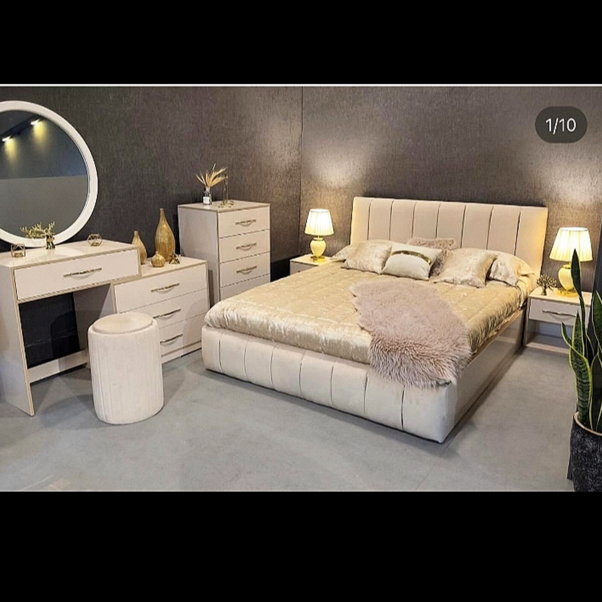  سرویس خواب دونفره مدل خیاری جنس mdfسایز تخت 200×160×115شامل تخت خواب کفی تخت پاتختی (۲عدد)میز آرایش قاب اینه صندلی میز آرایش دوتکه و آینه گرد دارای رنگبندی پارچه 