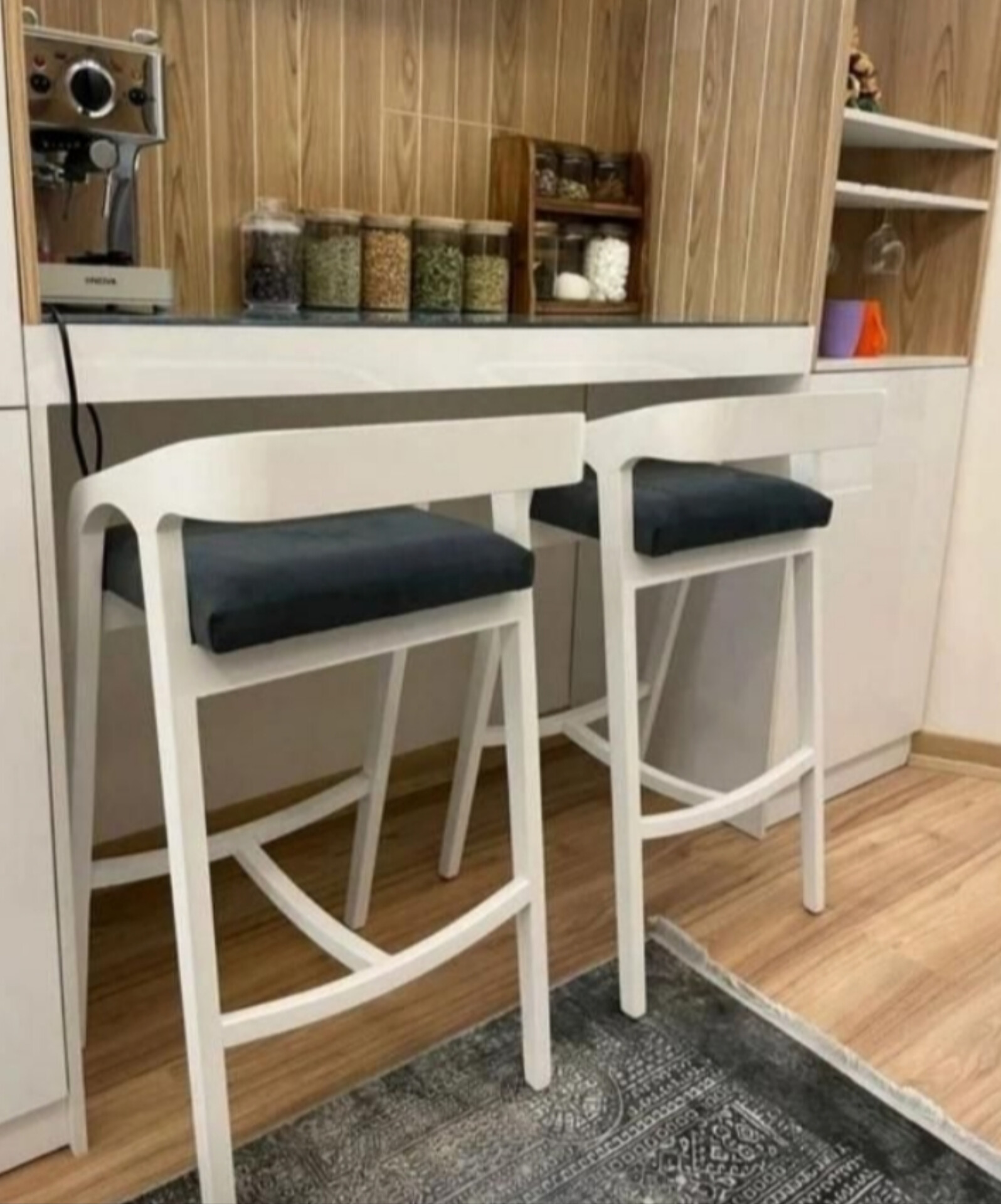 صندلی اپن مدل لاله جنس چوب توسکاابعاد 46×50×65ارتفاع 65دارای رنگبندی در چوب و پارچه نشیمن اسفنج کف پارچه 