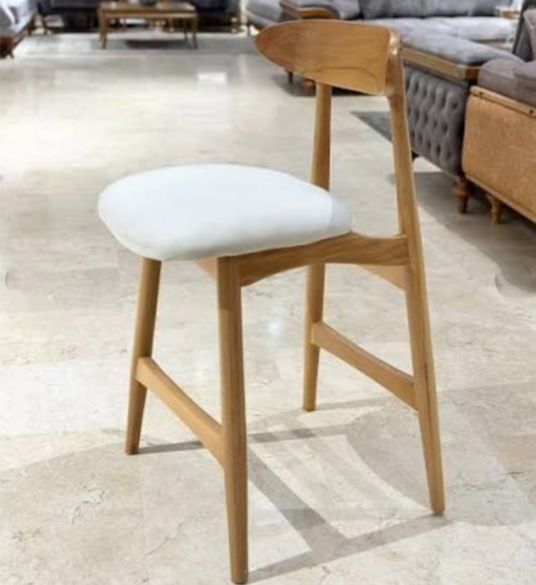  صندلی اپن مدل خرچنگیجنس چوب راش&nbsp;ابعاد 70×43×43ارتفاع 70کف اسفنج&nbsp;روکش پارچه&nbsp;دارای رنگبندی چوب و پارچه&nbsp;