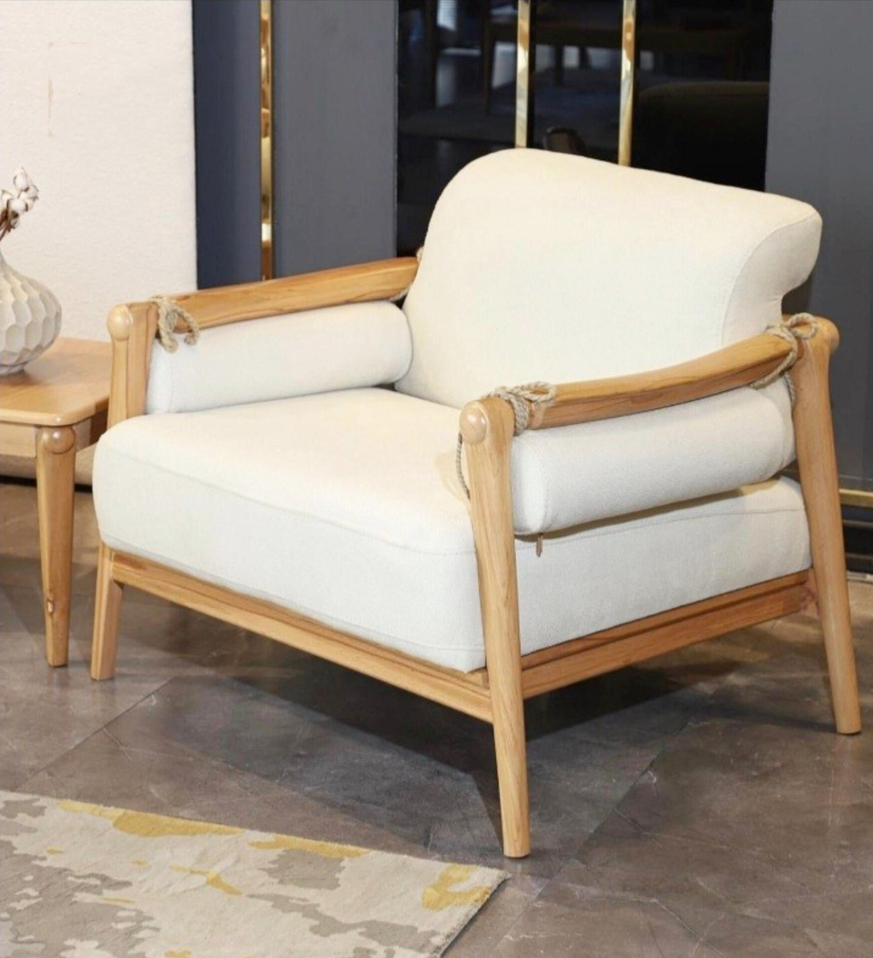   مبل مینیمال مدل دلتا 8نفره 3+3+1+1کلاف چوب راش نشیمن اسفنج ۳۵ کیلویی پارچه لیما دارای رنگبندی در چوب و پارچه امکان تغییر در تعداد نفرات 