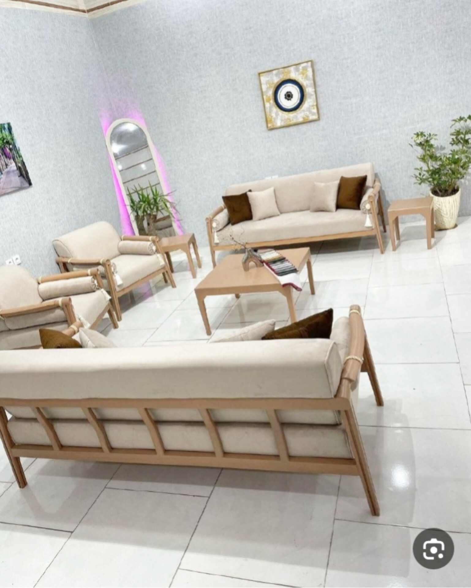  مبل مینیمال مدل دلتا 8نفره 3+3+1+1کلاف چوب راش نشیمن اسفنج ۳۵ کیلویی پارچه لیما دارای رنگبندی در چوب و پارچه امکان تغییر در تعداد نفرات 