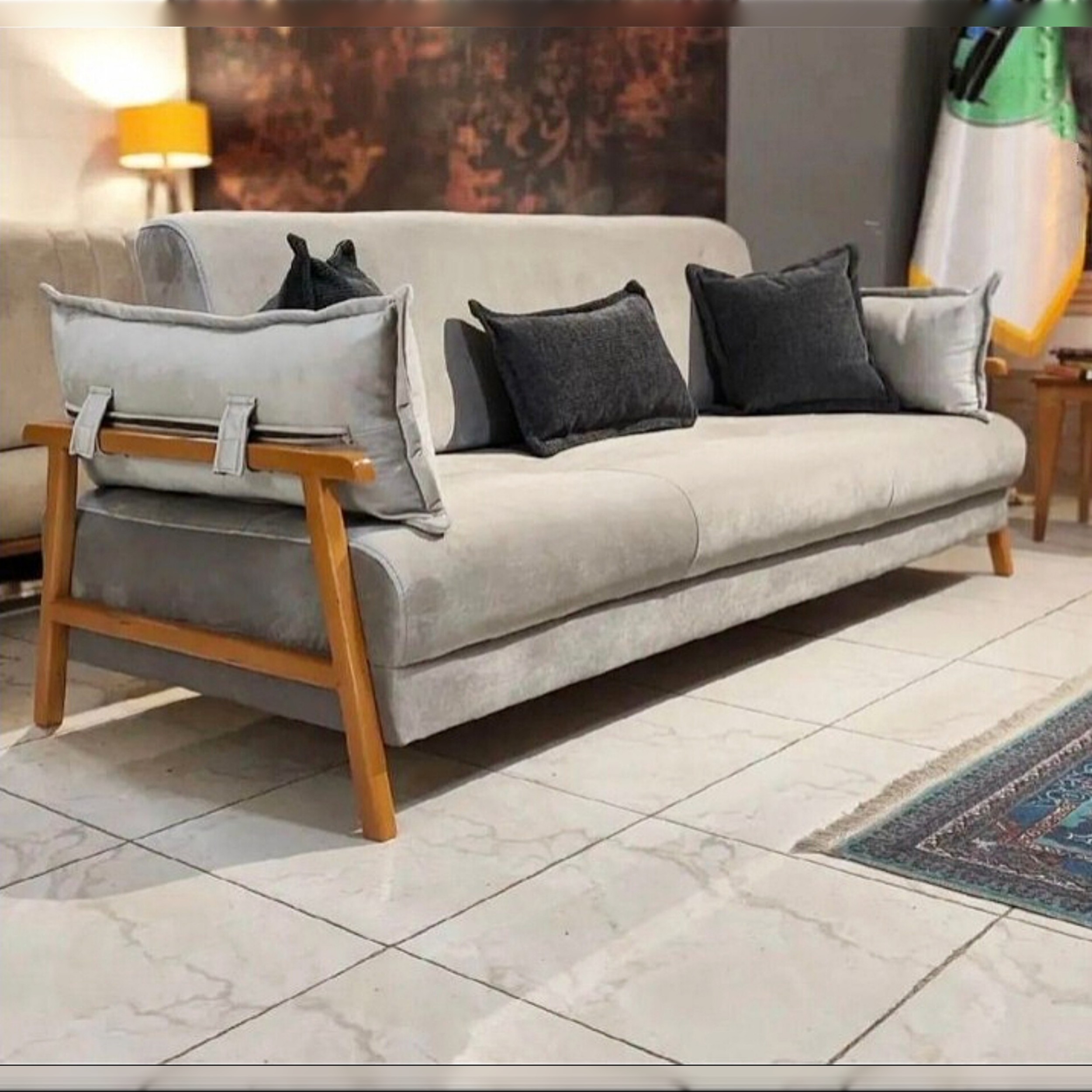   مبل مینیمال 8 نفره 3+3+1+1کلاف چوب روس نشبمن اسفنج 35 کیلویی پارچه تدی و لیما کوسن روی دسته متصل شده بسیار شیک و جذابدارای رنگبندی چوب و پارچه 