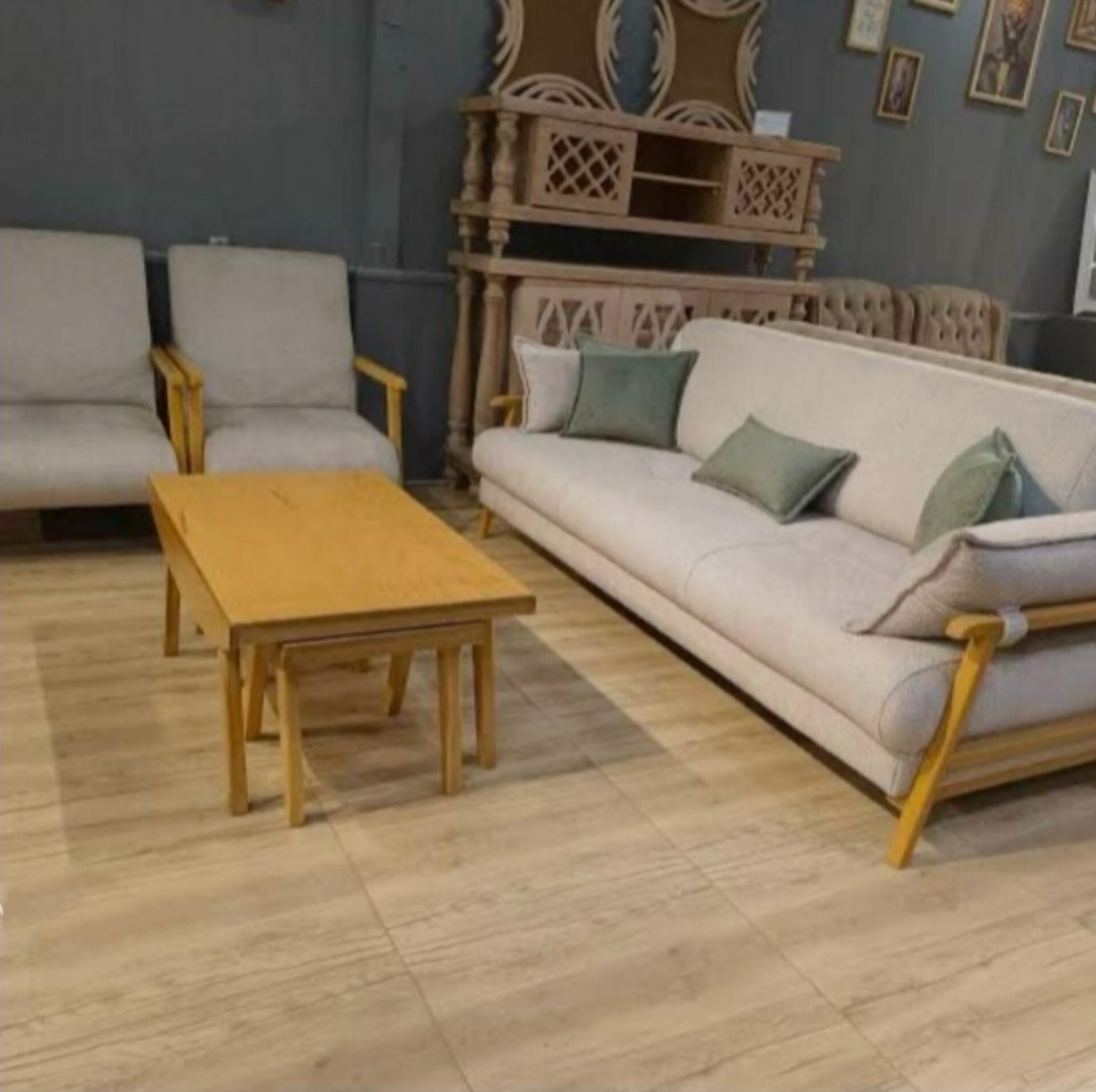   مبل مینیمال 8 نفره 3+3+1+1کلاف چوب روس نشبمن اسفنج 35 کیلویی پارچه تدی و لیما کوسن روی دسته متصل شده بسیار شیک و جذابدارای رنگبندی چوب و پارچه 