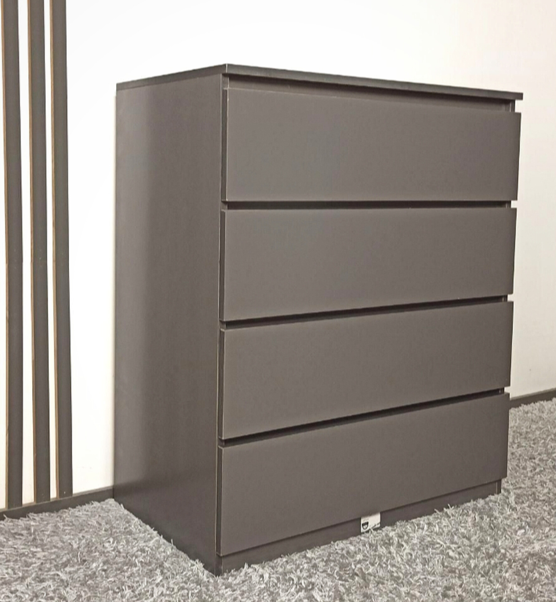   دراور 4کشو جنس mdf ابعاد 80×44×97عمق کشو 39دارای رنگبندی امکان افزایش تعداد کشو ها 