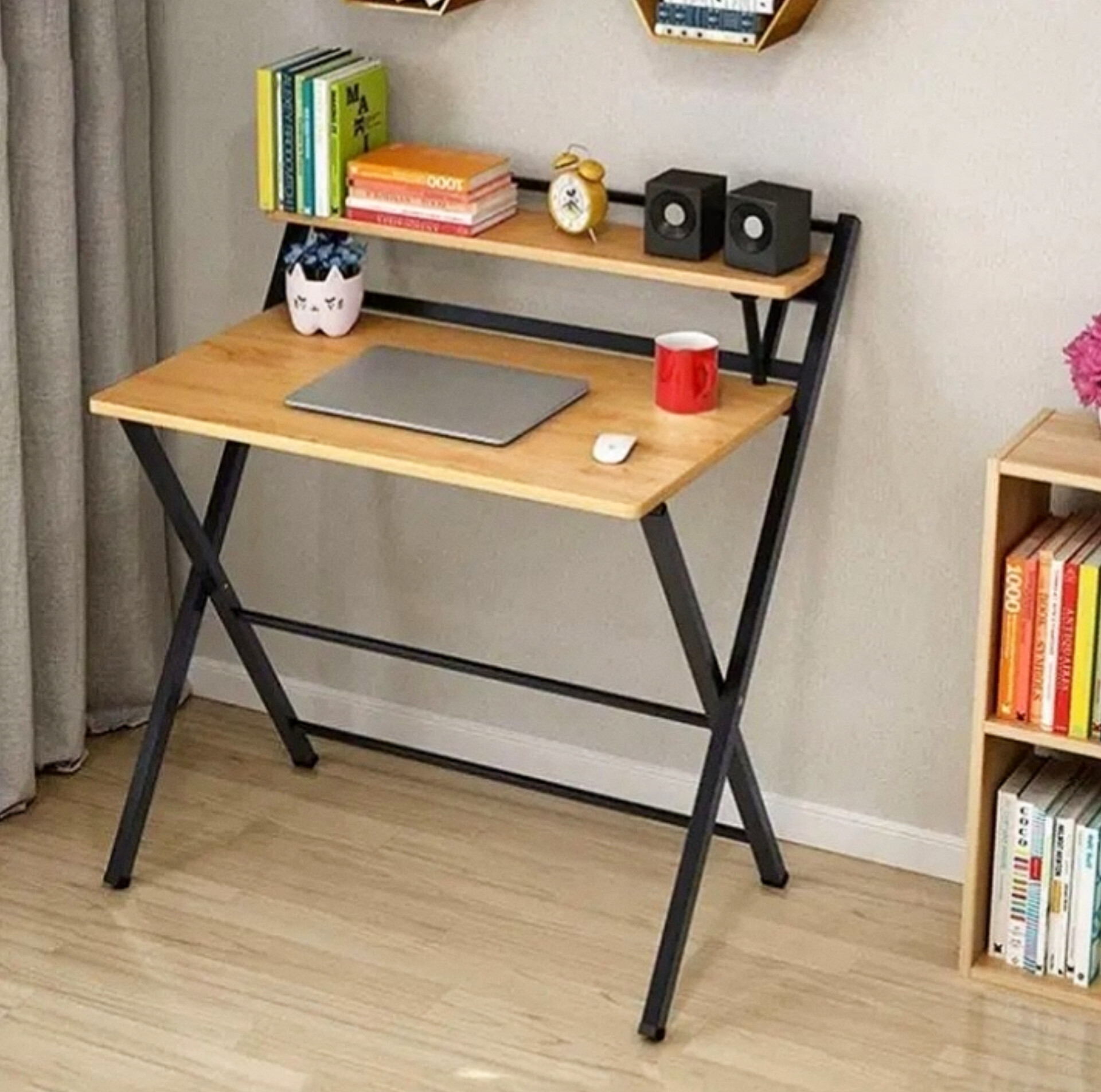  میز تحریر دانشجویی مدل لامل ابعاد 80×50×80جنس تمام mdf و روی کار های گلاس ضد خش پروفیل درجه 1رنگ کوره ای ثابت تک رنگ است 