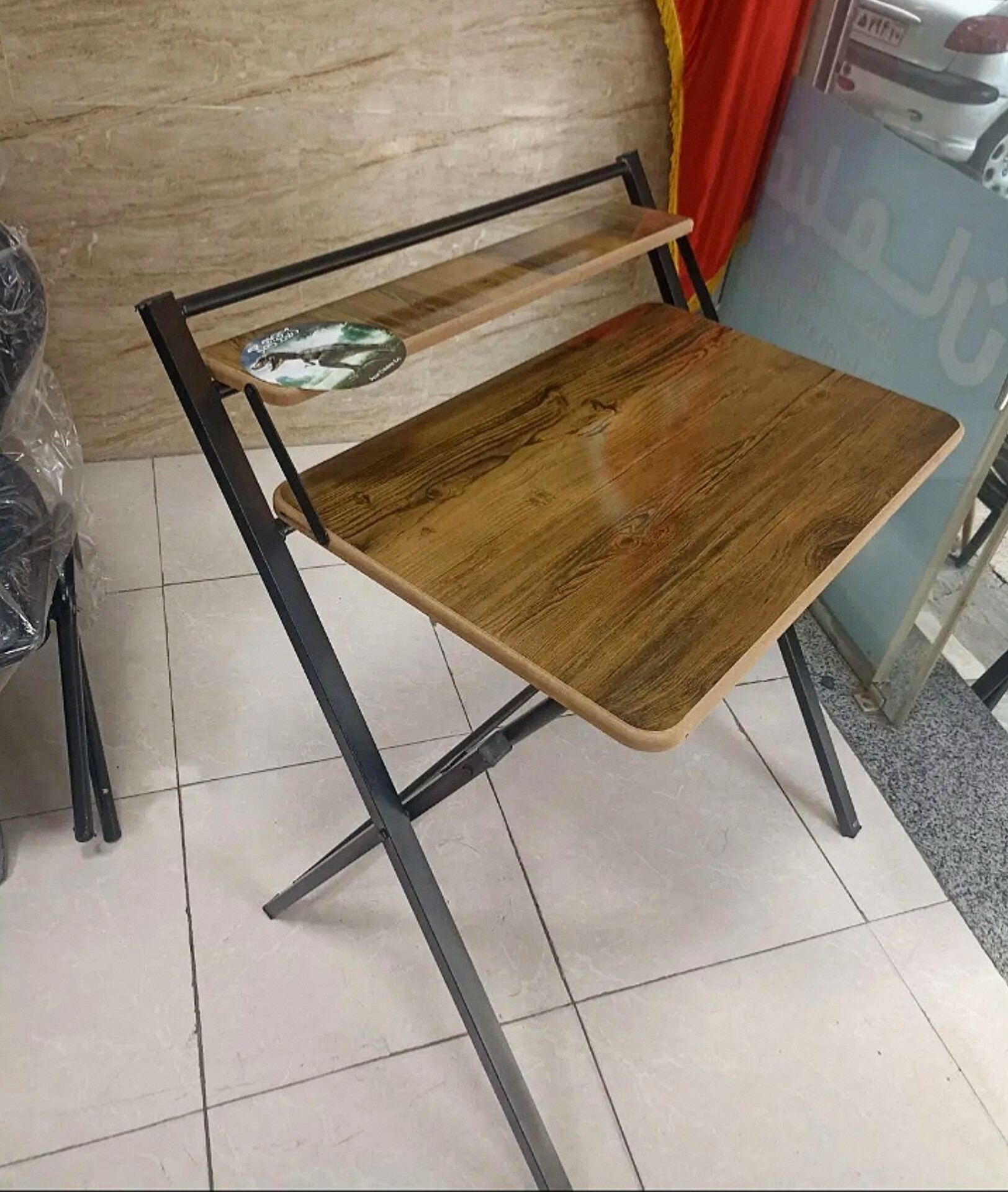  میز تحریر دانشجویی مدل لامل ابعاد 80×50×80جنس تمام mdf و روی کار های گلاس ضد خش پروفیل درجه 1رنگ کوره ای ثابت تک رنگ است 