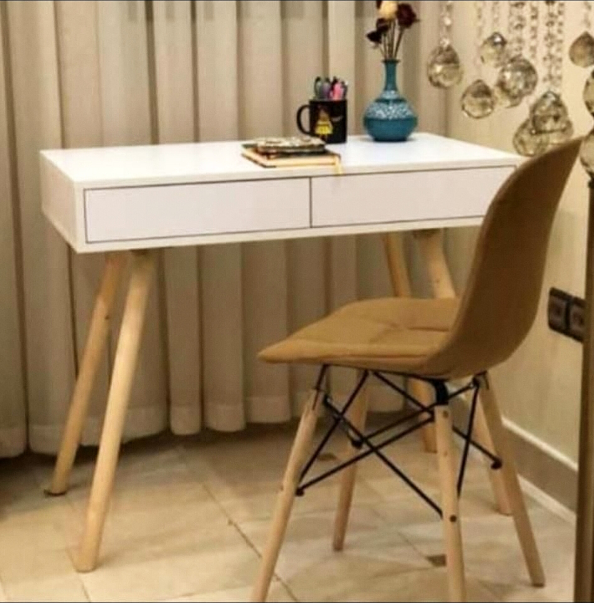  میز تحریر دانشجویی مدل سیلوا ابعاد 78×50×80جنس تمام mdf ریل سه زمانه کشو مگنتی پایه های چوب روس و قابل جدا شدن پروفیل درجه 1داراب رنگبندی است 