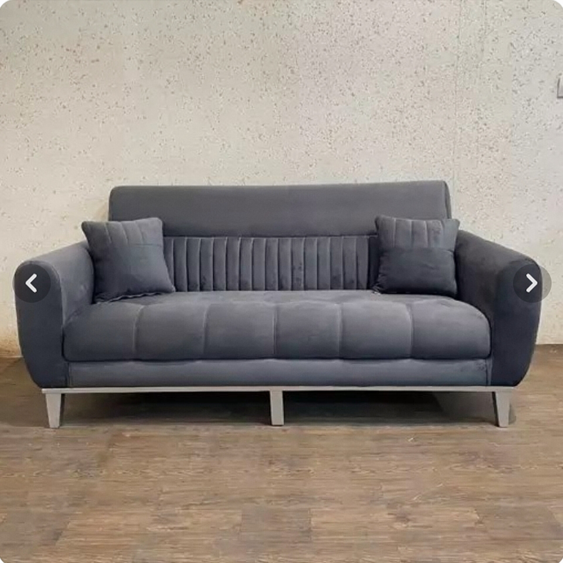  مبل راحتی ۷ نفره 3+2+1+1کلاف چوب روس نشیمن اسفنج پارچه هانزو دوخت شیاری روی دسته ها دارای رنگبندی چوب و پارچه دارای کوسن امکان افزایش تعداد نفرات