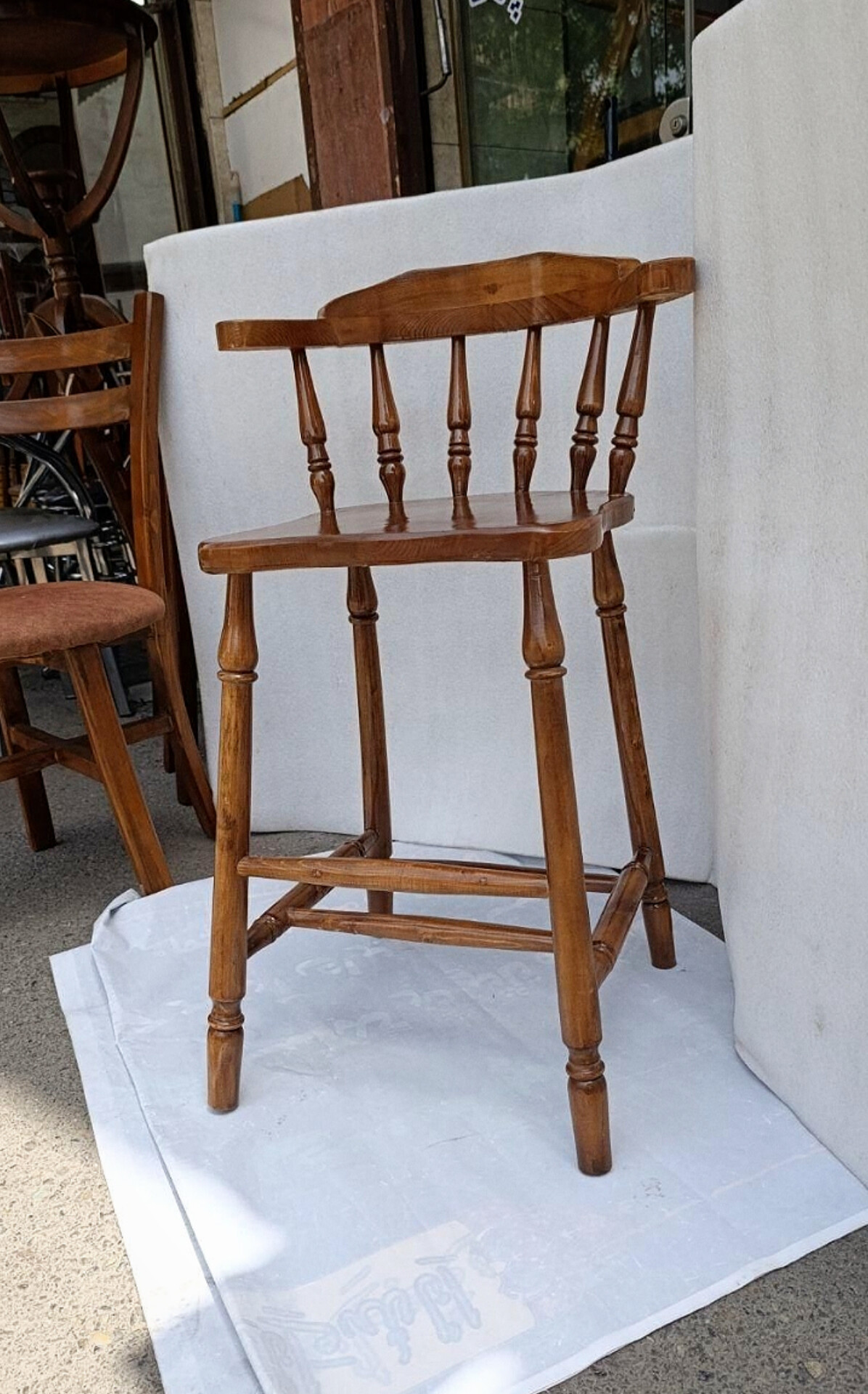  صندلی اپن دسته دارجنس چوب روس ابعاد 34×34×70دارای رنگبندی 