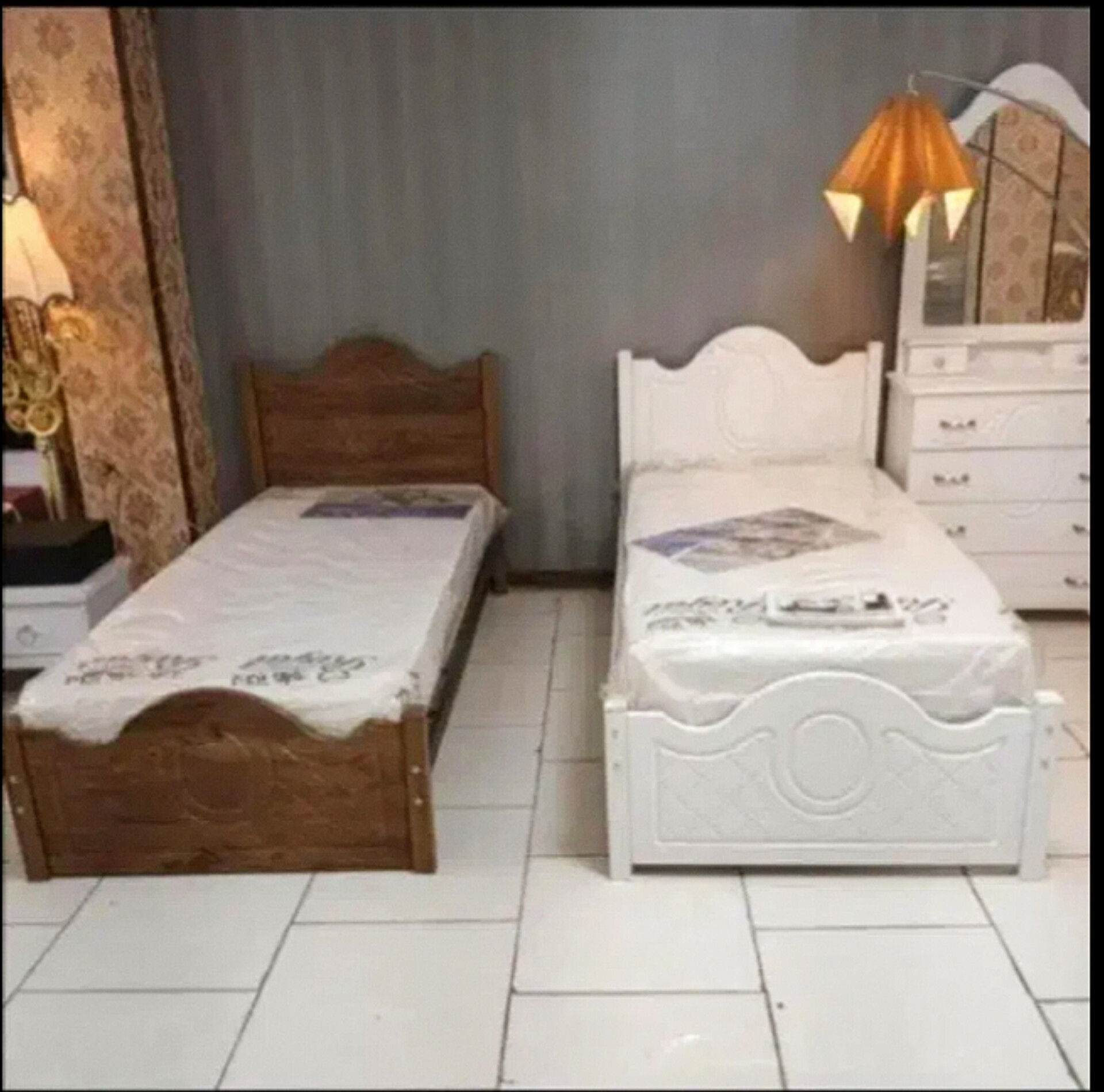  تختخواب یکنفره مدل وستوجنس mdf ابعاد 120×200×110دارای دو کفی تخت یک و نیم نفره دارای رنگبندی در طرح های مختلف 