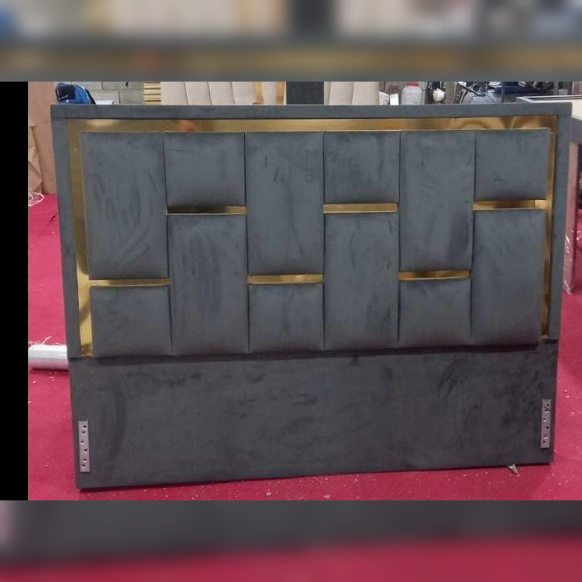  سرویس خواب دونفره مدل ویکتورجنس mdf تمام پارچه پارچه پورشه پلاسدارای کفی تختابعاد تخت 200×160×115سرویس خواب شامل :تخت خواب دونفره کفی تخت میز آرایش قاب آینه صندلی پاتختی دارای رنگبندی 