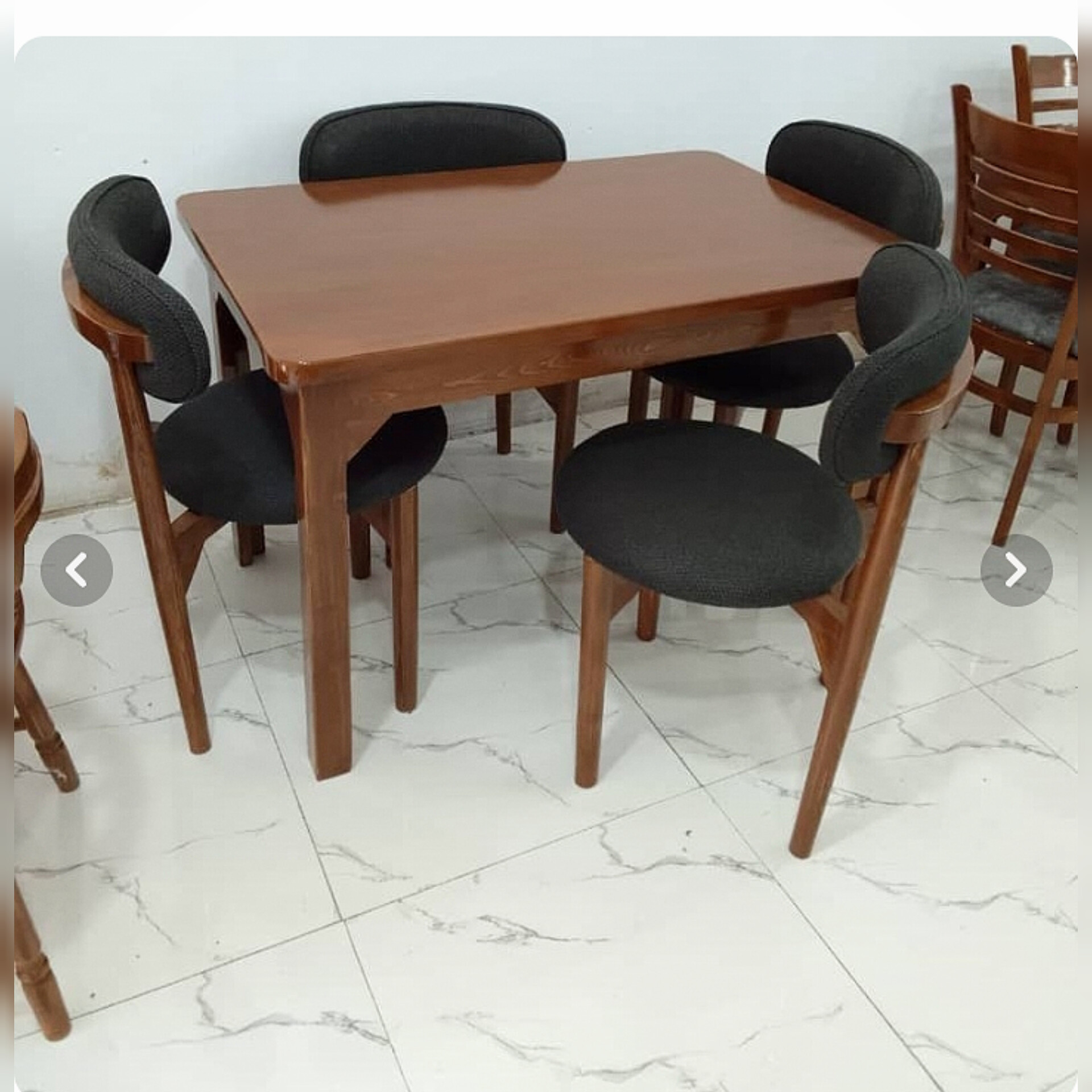  میز و صندلی ناهارخوری 6نفره مدل نوبلجنس چوب روس ابعاد 80×145×9045×50×50یک میز و 6 تا صندلی کف صندلی اسفنج پارچه هانزو رنگبندی چوب و پارچه 