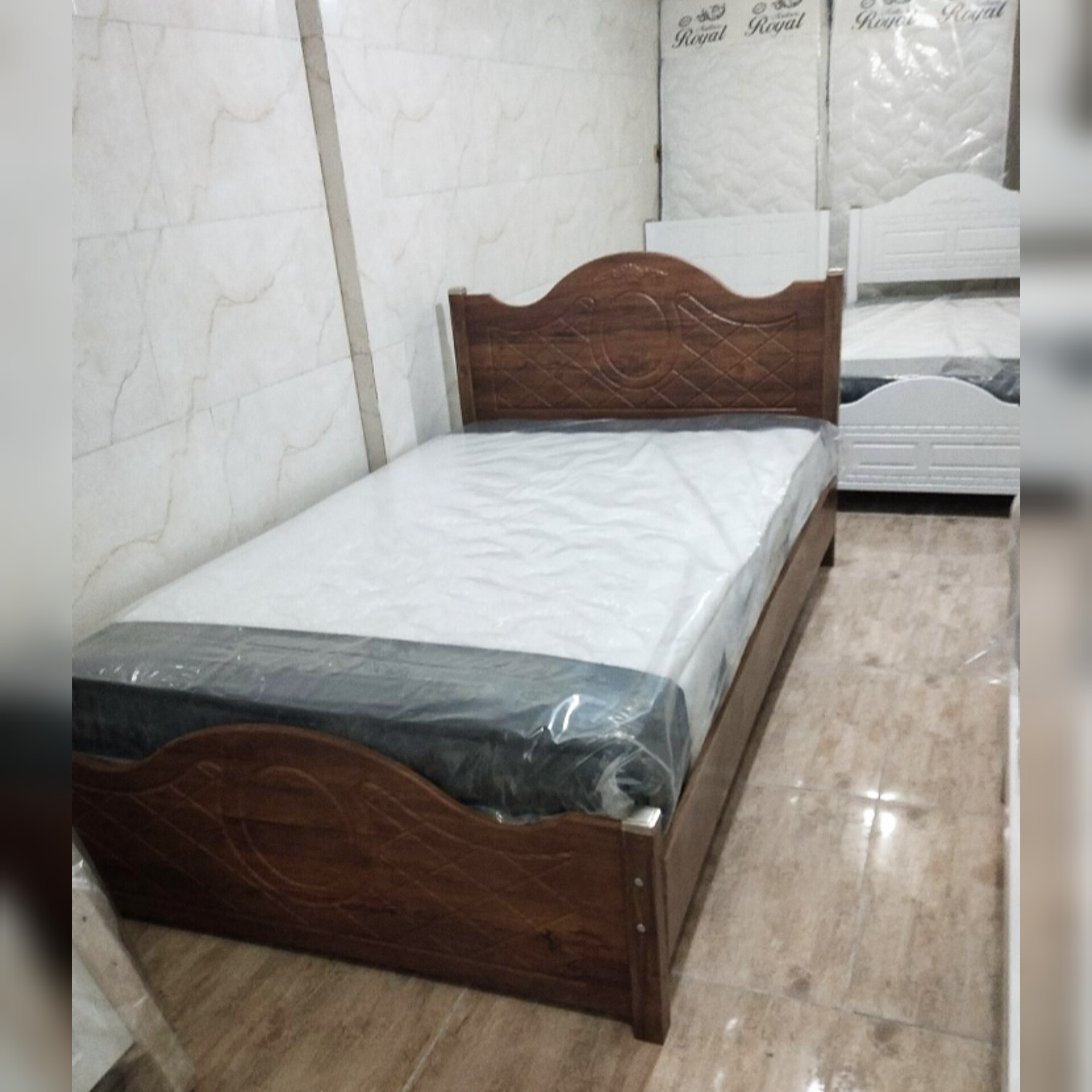  تختخواب یکنفره مدل وستوجنس mdf ابعاد 120×200×110دارای دو کفی تخت یک و نیم نفره دارای رنگبندی در طرح های مختلف 