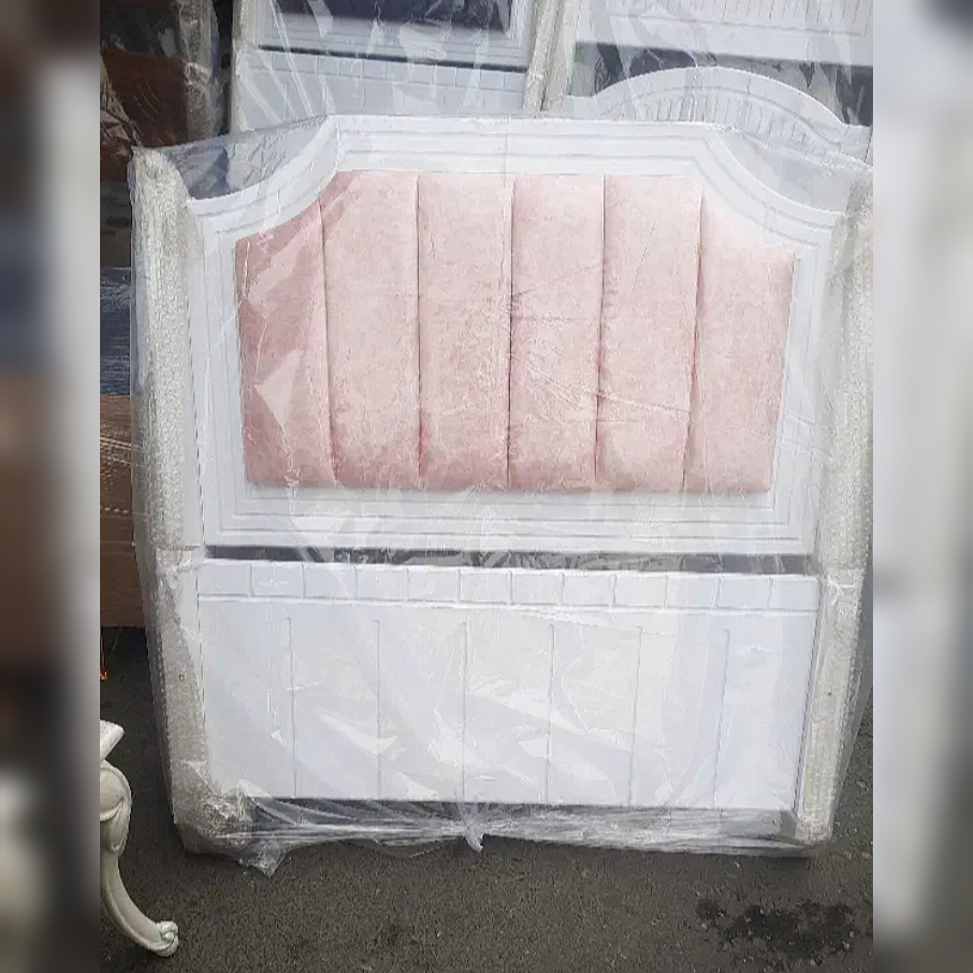  تختخواب یکنفره مدل سناتورجنس mdf ابعاد 120×200×110دارای دو کفی تخت یک و نیم نفره نمای کار پارچه زیرکار اسفنجدارای رنگبندی در طرح های مختلف 