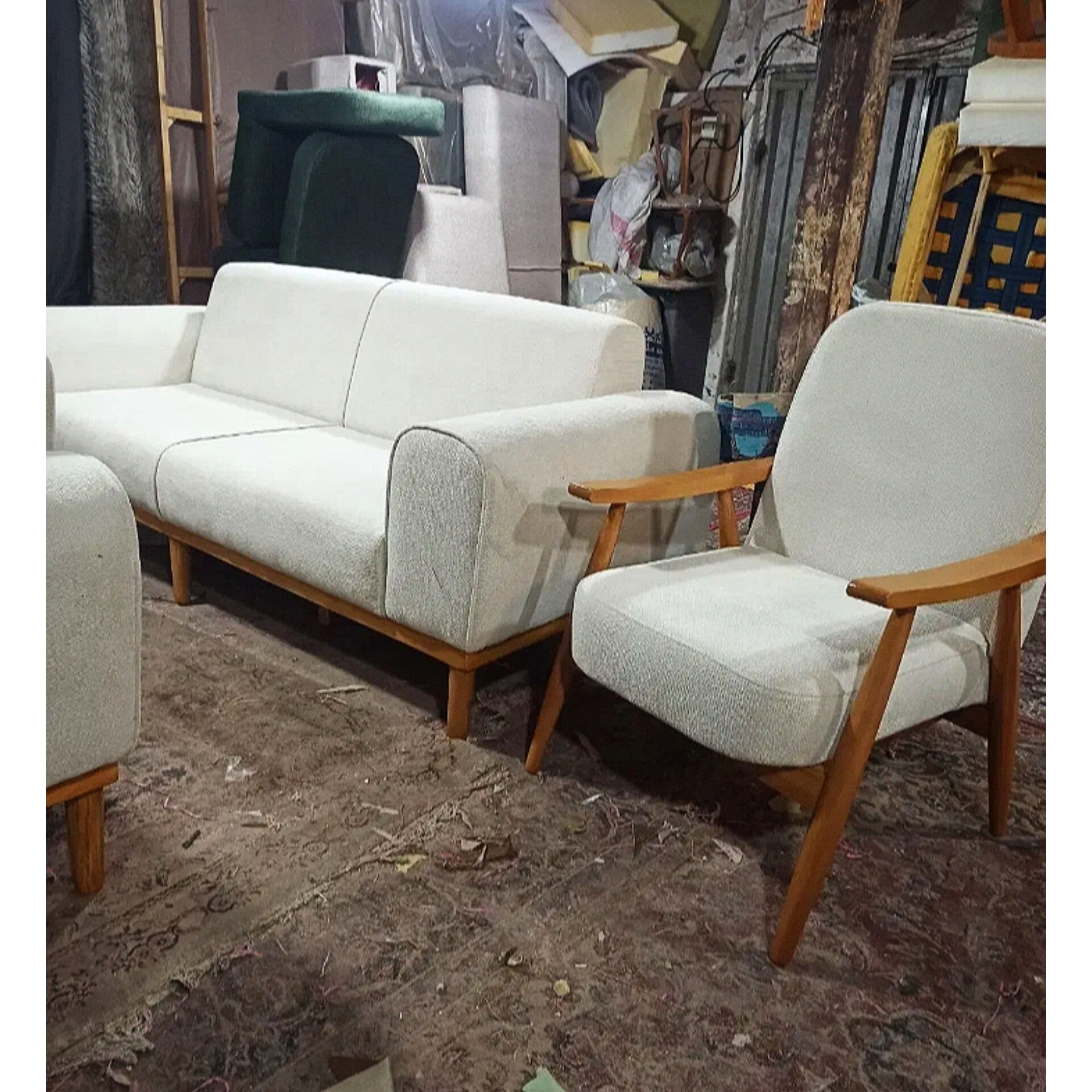  مبل راحتی مینیمال مدل زنبق 5 نفره 3+1+1ابعاد کاناپه 215×85×90متریال چوب روس .نشیمن اسفنج ۳۵ کیلویی پارچه هانزو کاناپه تختخواب شو تکنفره ها دسته چوبی دارای رنگبندی چوب و پارچه استفاده از بهترین یراق آلات