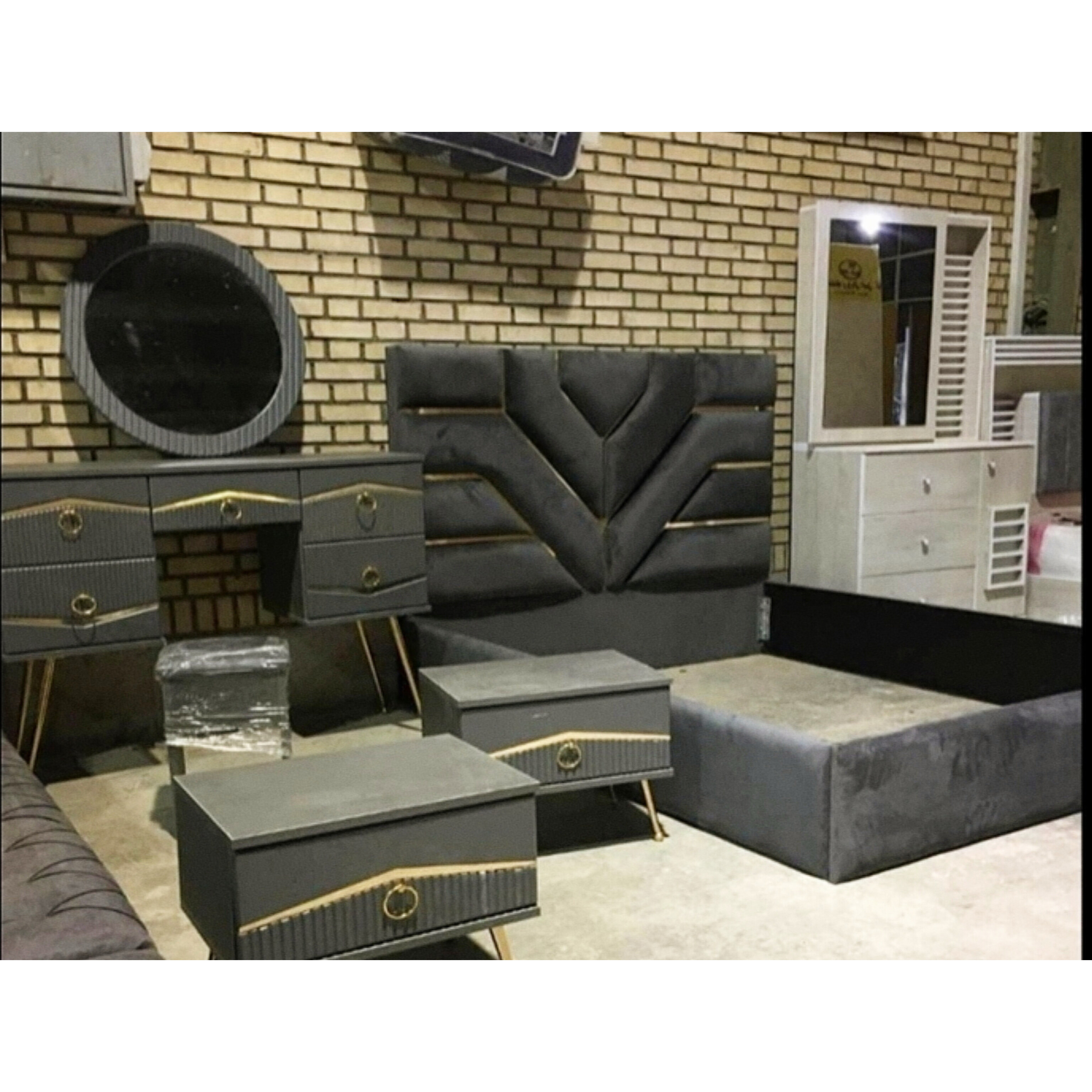   تختخواب دونفره مدل لیزری جنس mdf ابعاد 200×160×110تمام پارچه دارای کفی تخت دارای رنگبندی پارچه