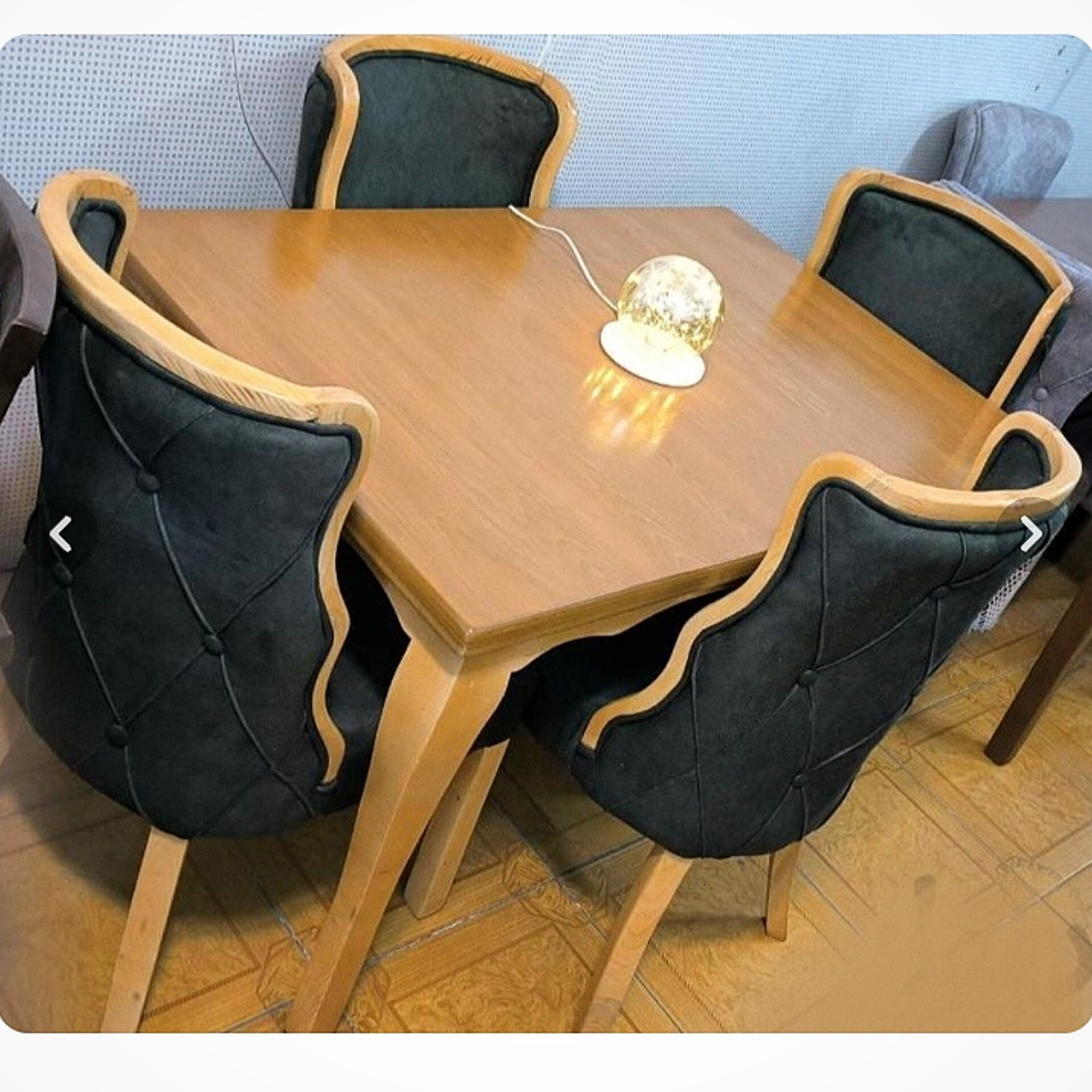  میز و صندلی ناهارخوری 4 نفره مدل فلامینگو ابعاد 80×120×7850×50×50جنس چوب روس نشیمن اسفنج ۳۵ کیلویی پارچه هانزو کف اسفنج  دارای رنگبندی چوب و پارچه 