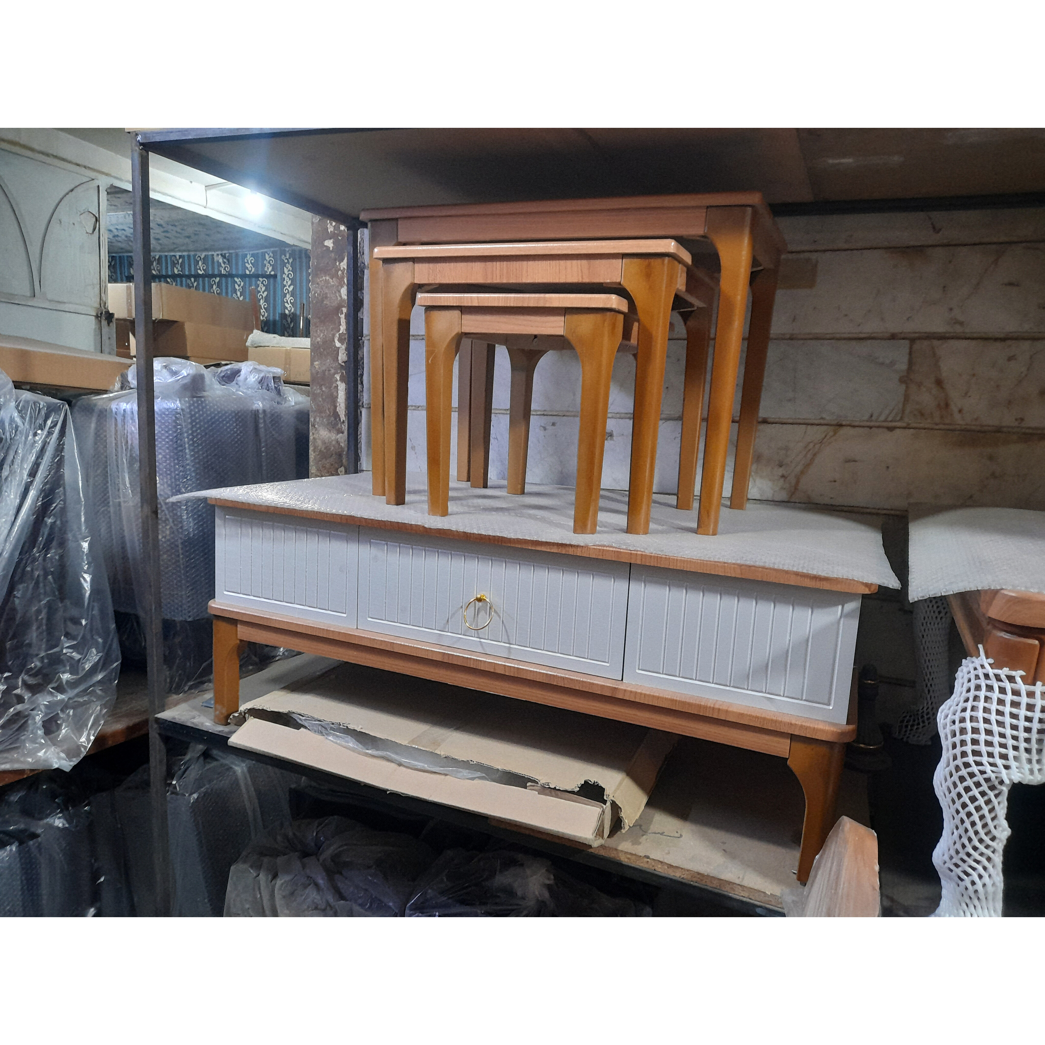  میز جلومبلی و عسلی مدل ونوس 4عددیجنس mdf وکیومکشو خور دورنگ سه تا عسلی زیر هم رو ابعاد 65×100×27پایه ها پیچی تک رنگ