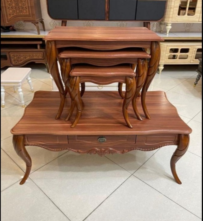   میز جلومبلی و عسلی پیچک 4تکه جنس mdf وکیوم ابعاد 100×67×35یک جلومبلی کشوخور  و سه تا عسلی زیر هم رو پایه های abs پیچیدر بسته بندی کارتن دارای رنگبندی 