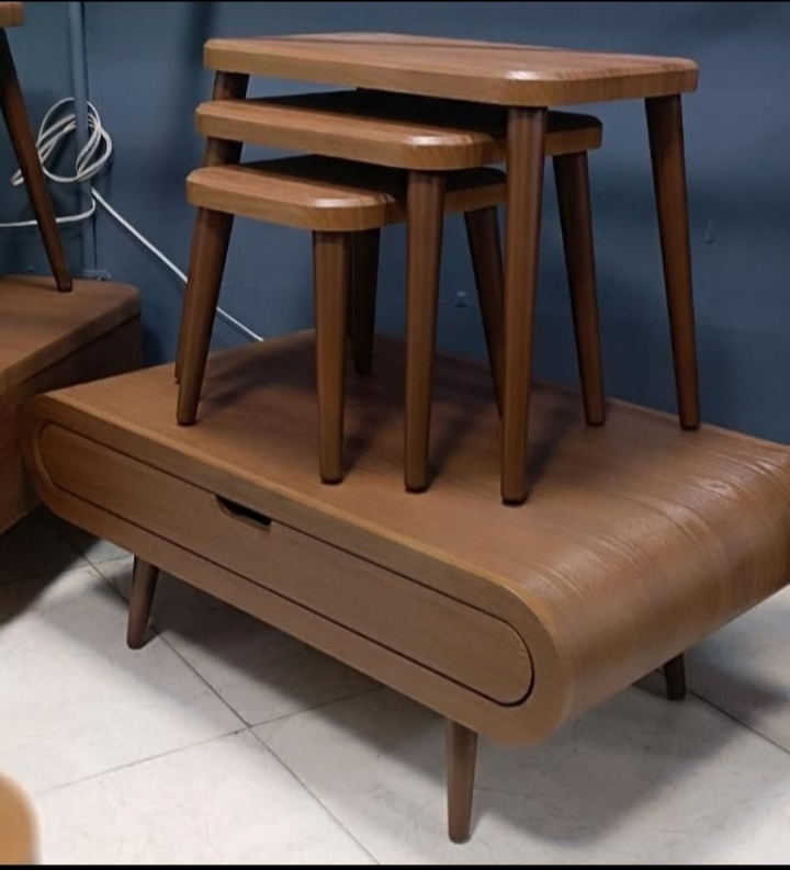   میز جلومبلی و عسلی مدل رادیویی 4تکه جنس mdf وکیوم 24 ماه ضمانت شرکتی ابعاد 100×67×35جلومبلی 2 کشو و 3 تا عسلی زیر هم رو پایه های پیچی بسته بندی کارتن دارای رنگبندی 