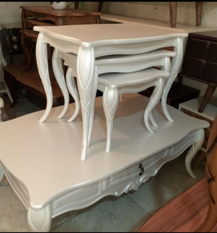   میز جلومبلی و عسلی پیچک 4تکه جنس mdf وکیوم ابعاد 100×67×35یک جلومبلی کشوخور  و سه تا عسلی زیر هم رو پایه های abs پیچیدر بسته بندی کارتن دارای رنگبندی 