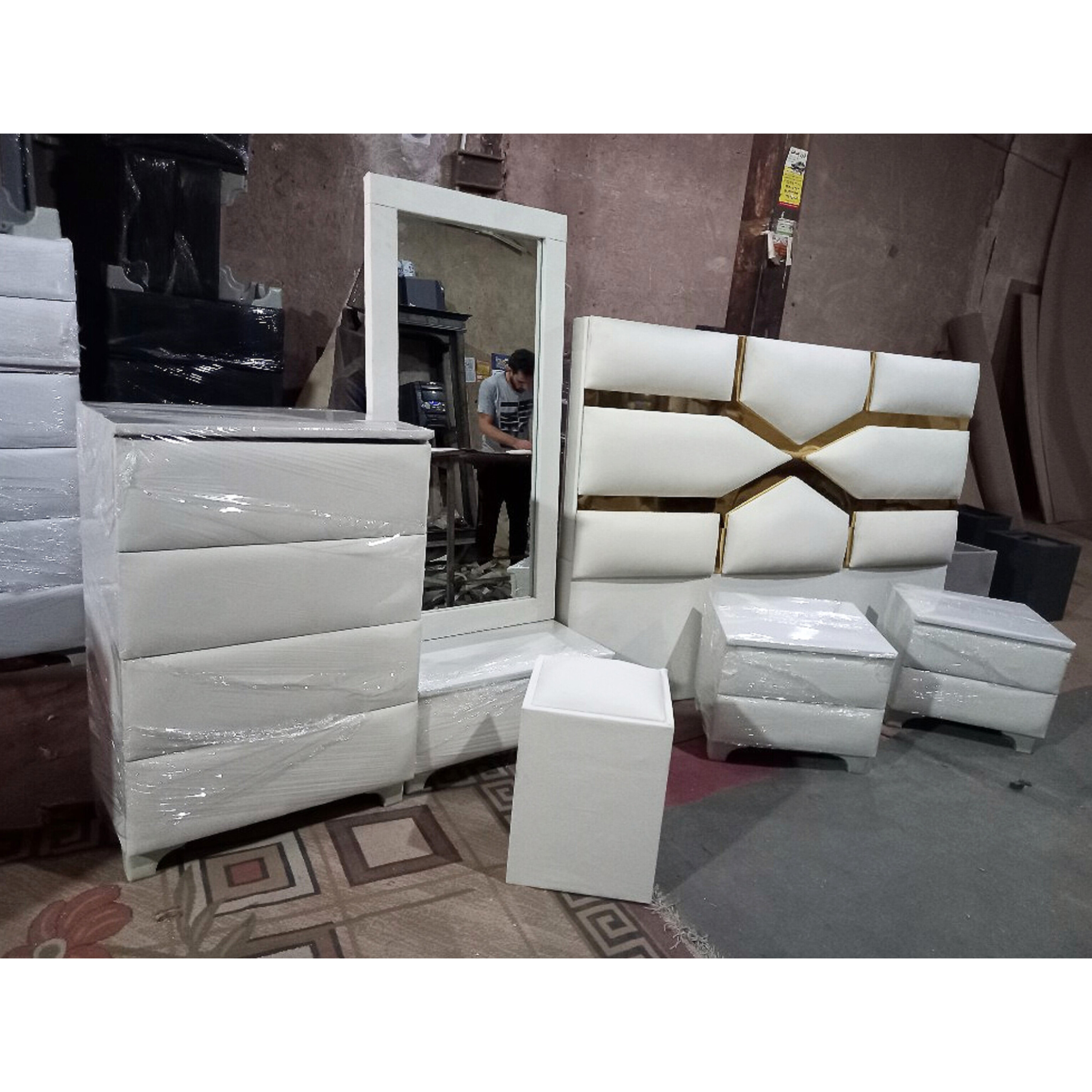 تخت خواب دونفره مدل لیزری سایز 200×160-کرم 